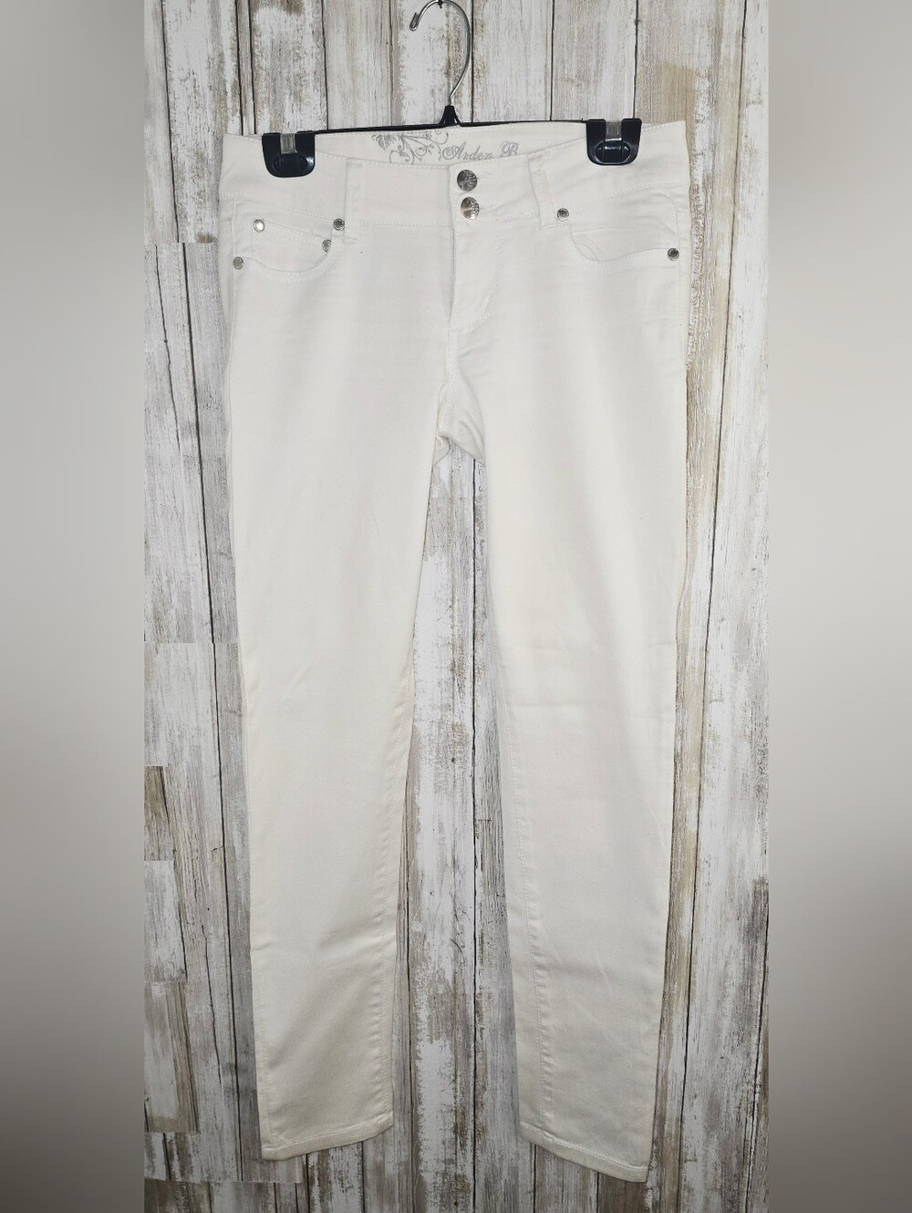 Arden B Y2K Women’s White Stretch Jeans - Classic Slim Fit